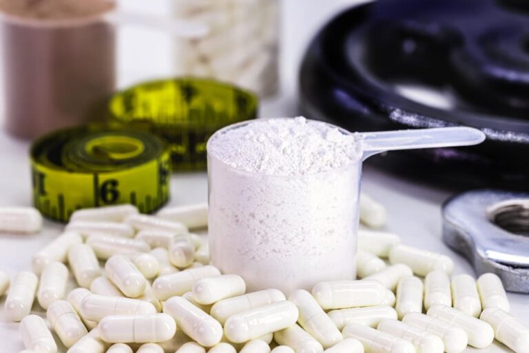 Creatine: A Complete Guide to Benefits and Side Effects