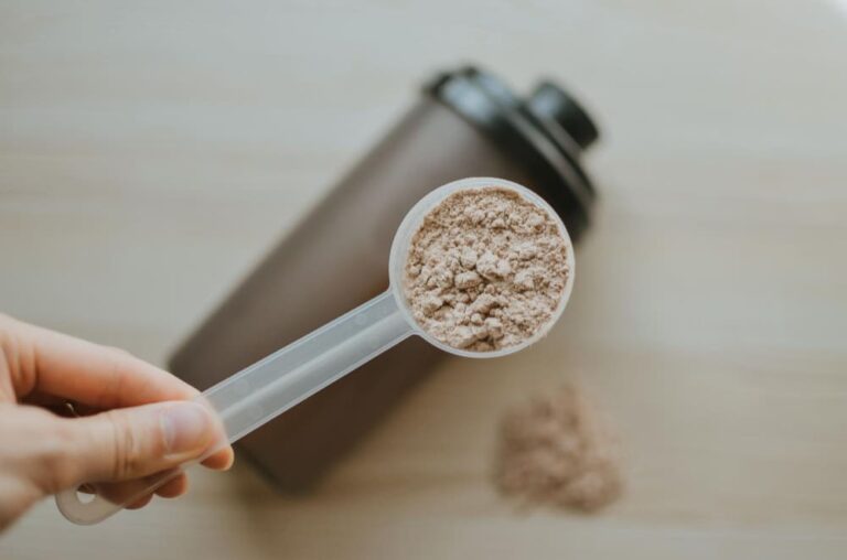 How to use protein powder for weight loss & muscle gain