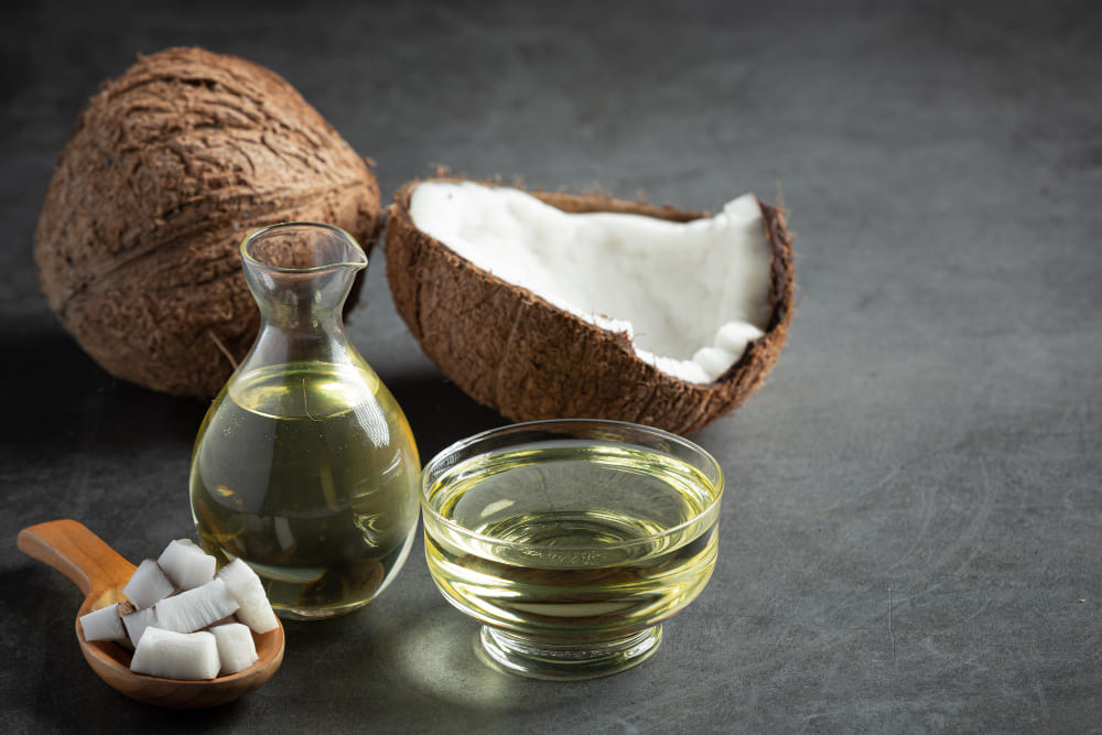 What is MCT Oil? A Guide to the Benefits and Uses