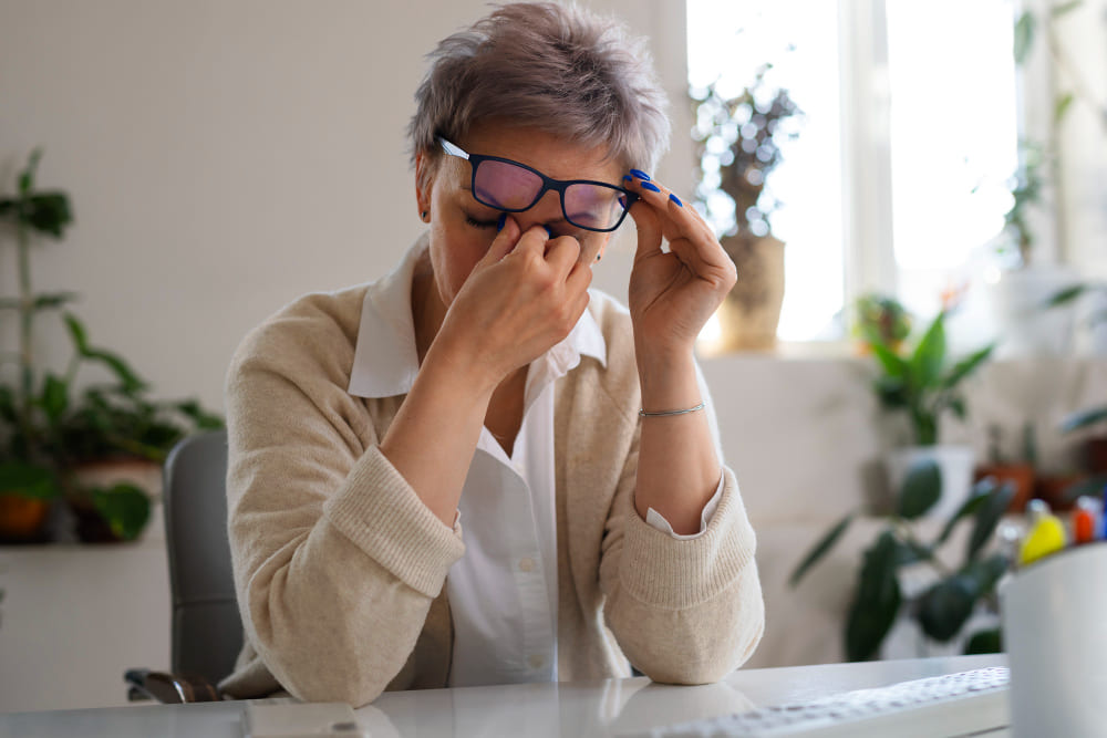 Farsightedness: Know the Signs and Symptoms