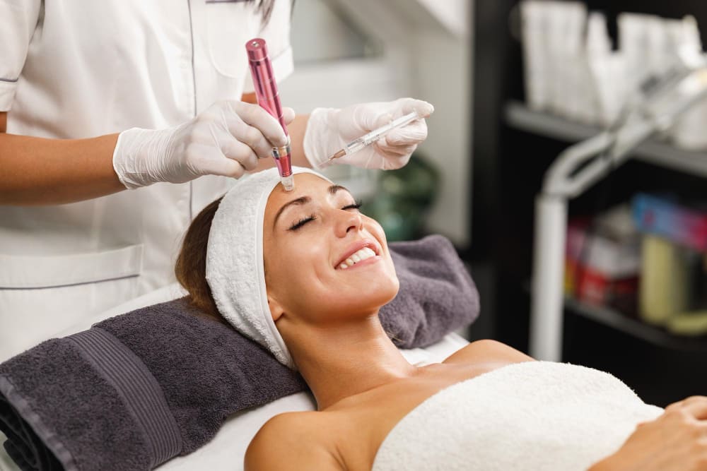 What is Microneedling? A Guide to the Collagen-Boosting Treatment